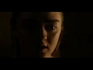 मैसी विलियम्स (आर्य स्टार्क) सिंहासन सेक्स दृश्य का खेल (S08E02)