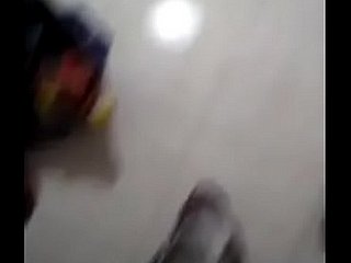 فيديو ساخن لمغربي ينيك صرصور ويعطيه منديل.