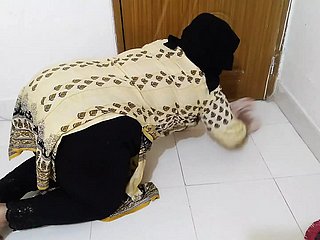 Tamil Mademoiselle Having it away Propietario mientras limpia flu casa Hindi Sexo