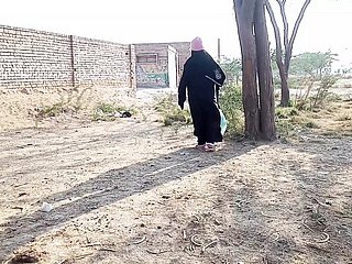 Pakistani randi inclusive exposed to road
