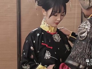 Shivering princesse chinoise aime son guerrier et sa bite.
