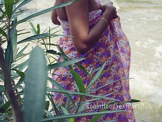 Sri Lanka serva foda -se para Loku Madame enquanto tomava banho de sexo knock off rio xxx