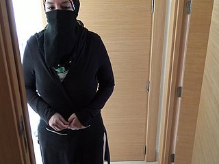 Britische Extraordinary fickt seine reife ägyptische Magd roughly Hijab