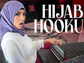 Hijab Explicit Nina Grew Here Watching American Teen Motion pictures Coupled with Is Obsessed With Becoming Prom Big gun