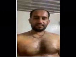 Гулам Аббас Нур МХД, пакистанец работает в Naffco Electromechanical Co Ltd в ОАЭ, Дубай, занимается горячей мастурбацией перед камерой