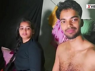 क्यूट और सेक्सी कॉलेज लवर का वायरल वीडियो